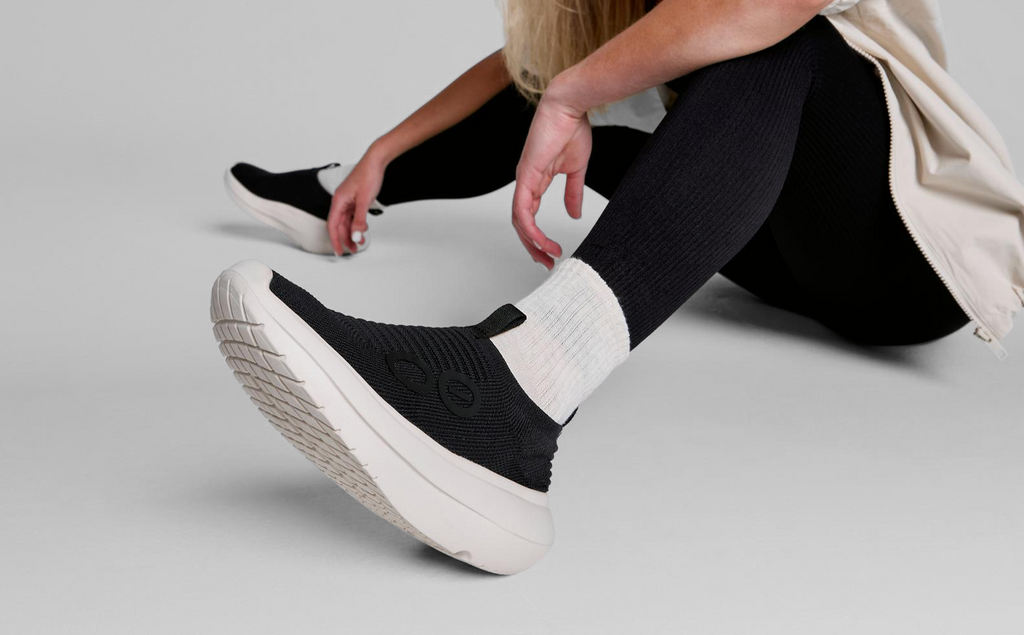 Women's OOmy Zen - Chalk Black